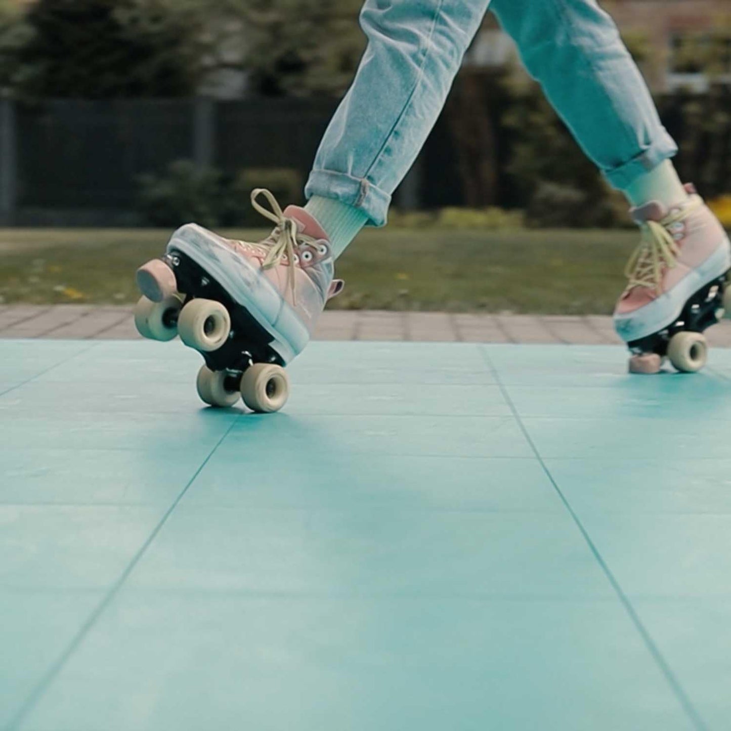 InOut Flooring 15 Grey Tiles - High Durability Colored Flooring Tiles - Interlocking Versatile Training Surface - Roller Skate Indoor&Outdoor, Dance Floor Tiles, Basketball Tiles, Multi Sports Floor