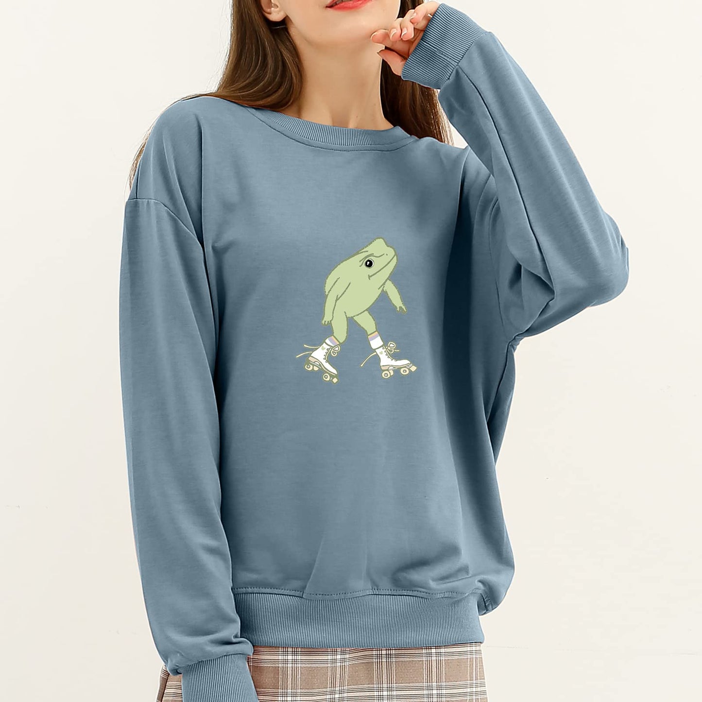 KEEVICI Cute Frog Sweatshirt for Teen Girls Kawaii Hoodie Oversized Aesthetic Animal Print Sweaters Baggy Crewneck Pullover (Gray Blue,M,Medium)