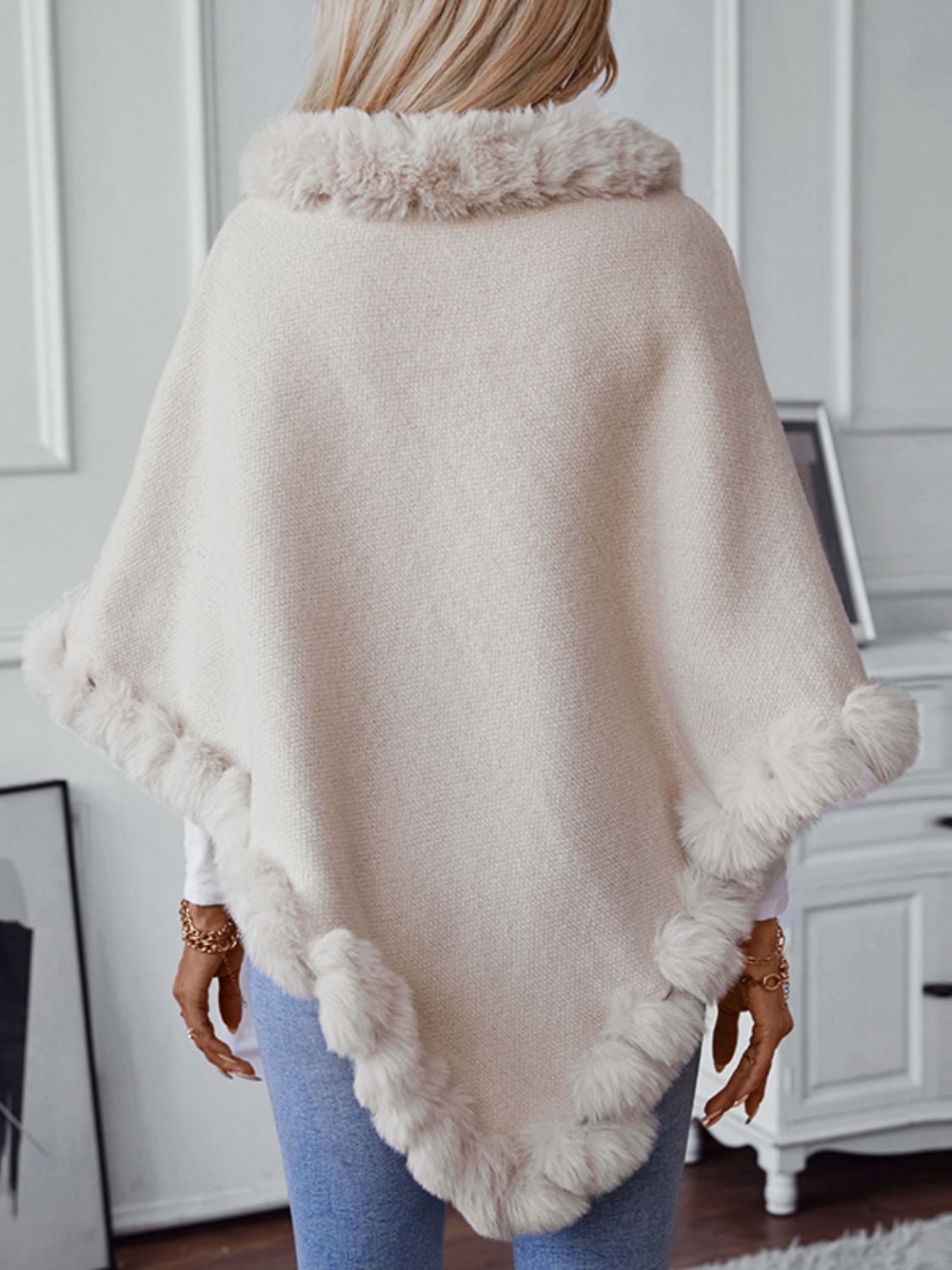 Fuzzy Trim Texture Three-Quarter Sleeve Poncho