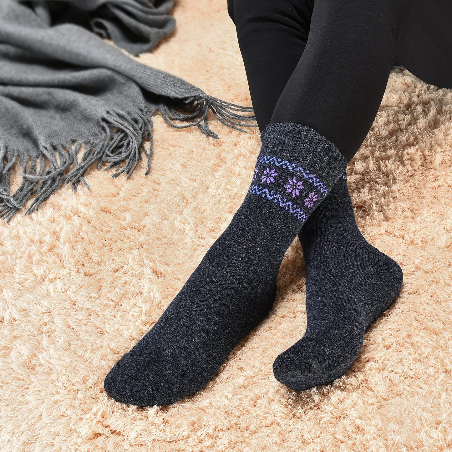 NinetoFiveLife Pack of 4 Womens Wool Socks Winter Hiking Socks Thick Merino Wool Knit Outdoor Recreation Socks Warm Soft and Comfortable