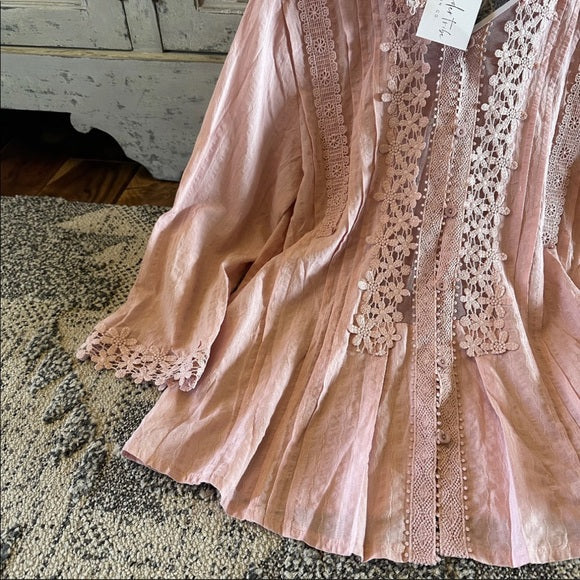 Stellan Lace Mock Neck Blouse in Pink